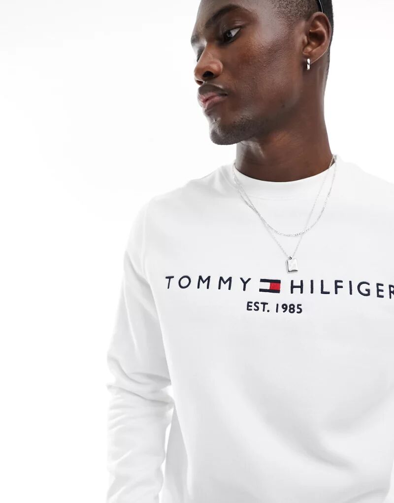 Белая толстовка с логотипом Tommy Hilfiger