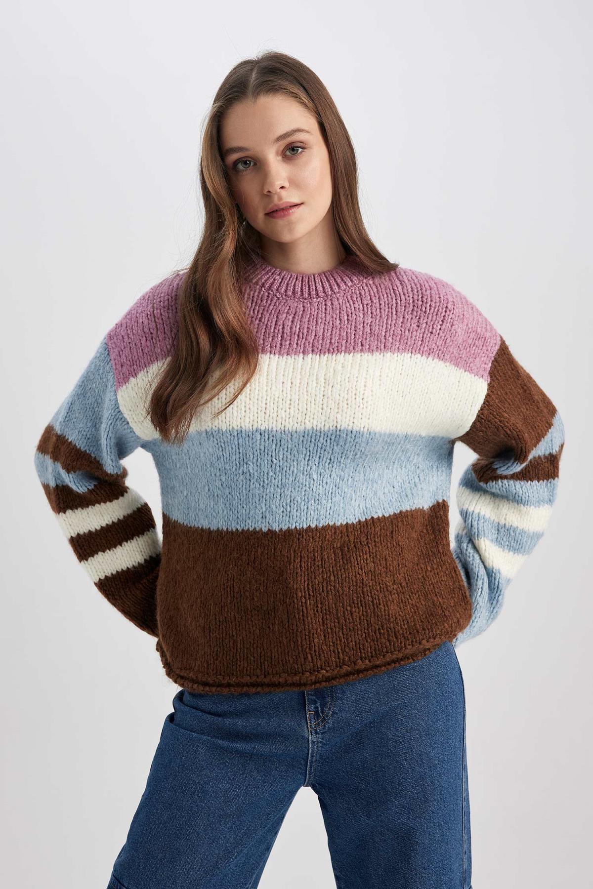 Крутой свитер оверсайз с круглым вырезом DeFacto, коричневый свитер оверсайз с круглым вырезом defacto экрю