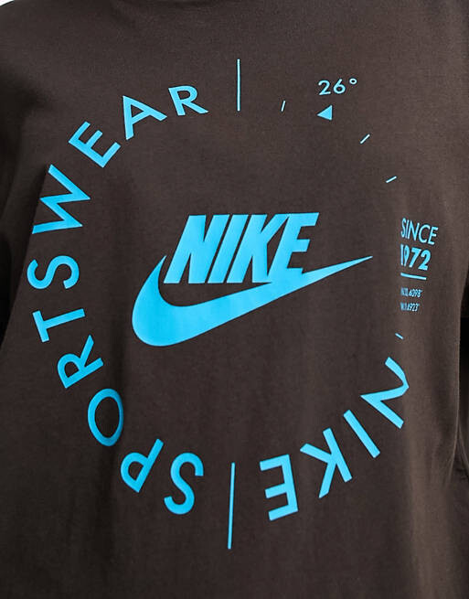 

Бархатно-коричневая футболка бойфренда с графическим рисунком Nike Sport Utility, Коричневый