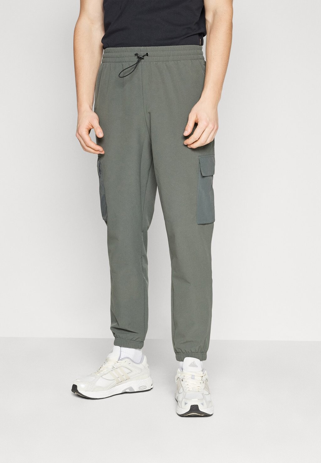 

Спортивные брюки adidas Sportswear, легенда плюща