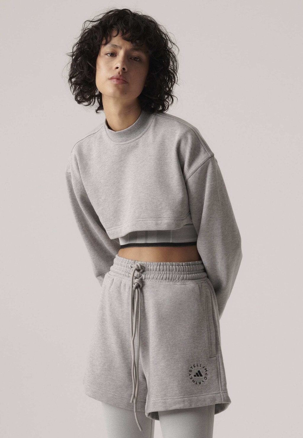 

Спортивные шорты adidas by Stella McCartney