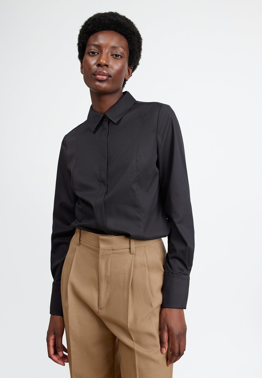

Рубашка Bruuns Bazaar ПЕТЛИ FUJA, цвет black
