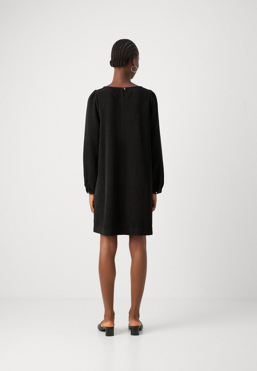 

Дневное платье SHORT DRESS Lollys Laundry, черный