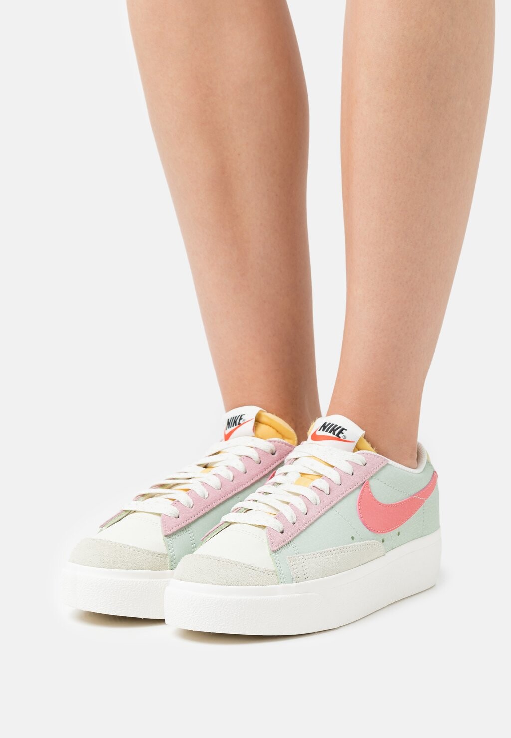 

Кроссовки Nike
