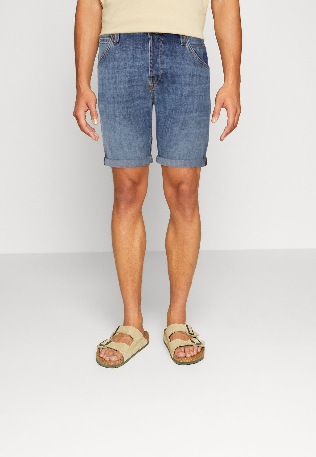 

Джинсовые шорты Jack & Jones