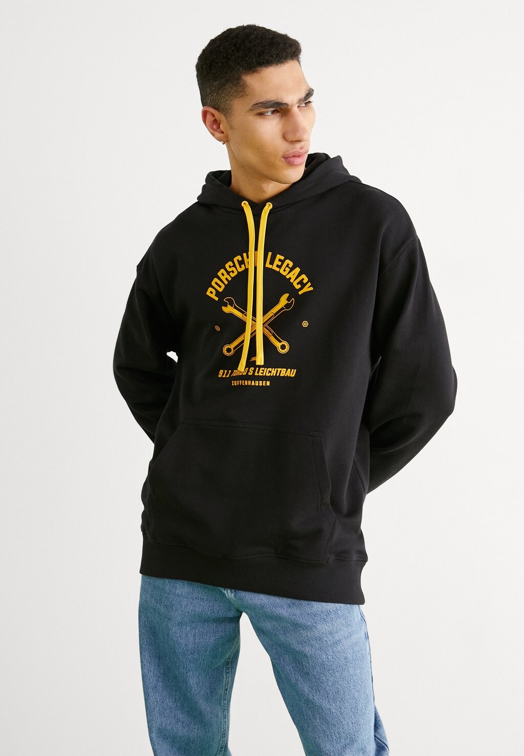 

Толстовка PUMA X PORSCHE GARAGE CREW HOODIE Puma, черный