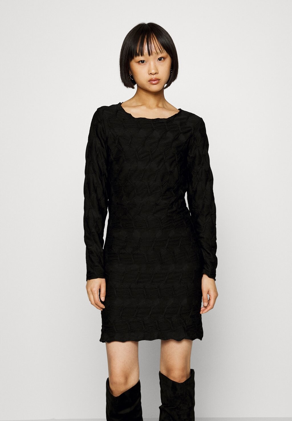 

Платье-футляр PCLOLA NECK SHORT DRESS Pieces Petite, черный