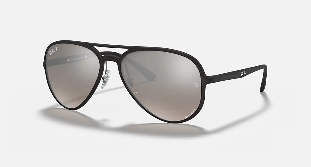 

Солнцезащитные очки Ray-Ban RB4320CH CHROMANCE, серебряный