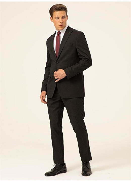 

Черный мужской костюм Slim Fit с нормальной талией Süvari