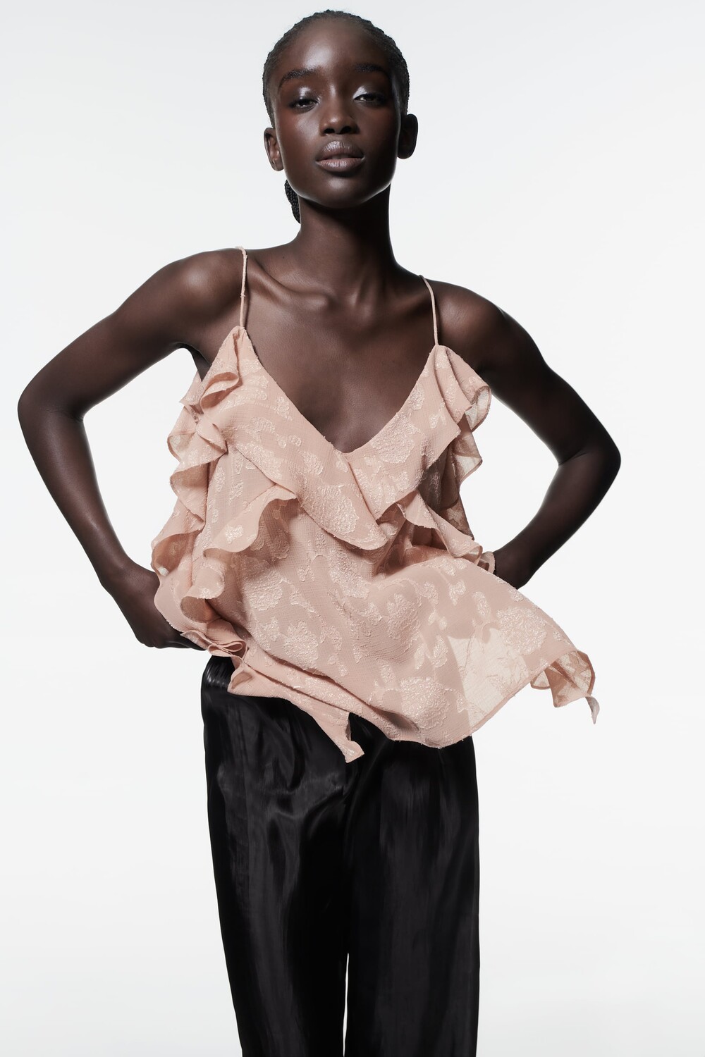 

Платье из жаккарда с оборями Zara, бежево-розовый
