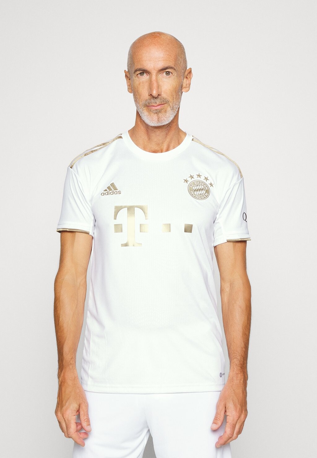 

Футболка Adidas