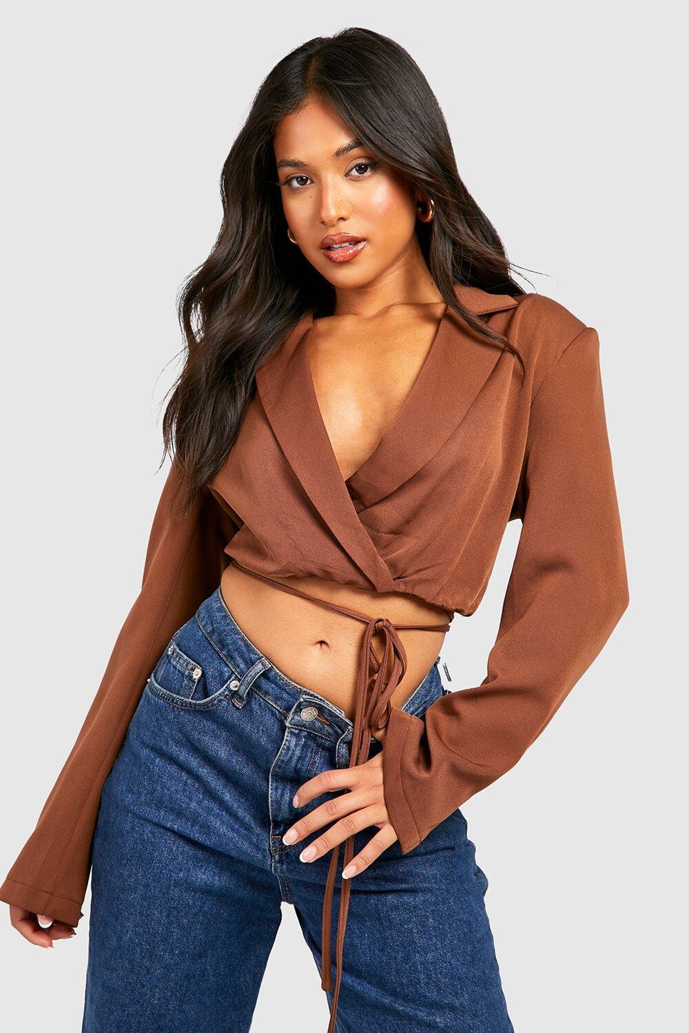 

Укороченный пиджак с запахом petite Boohoo, шоколадный
