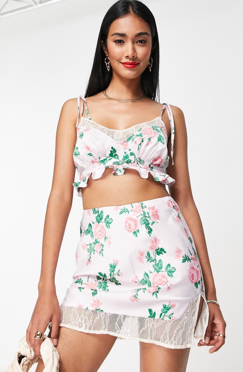 

Укороченная майка с кружевной отделкой и цветочным принтом ASOS DESIGN