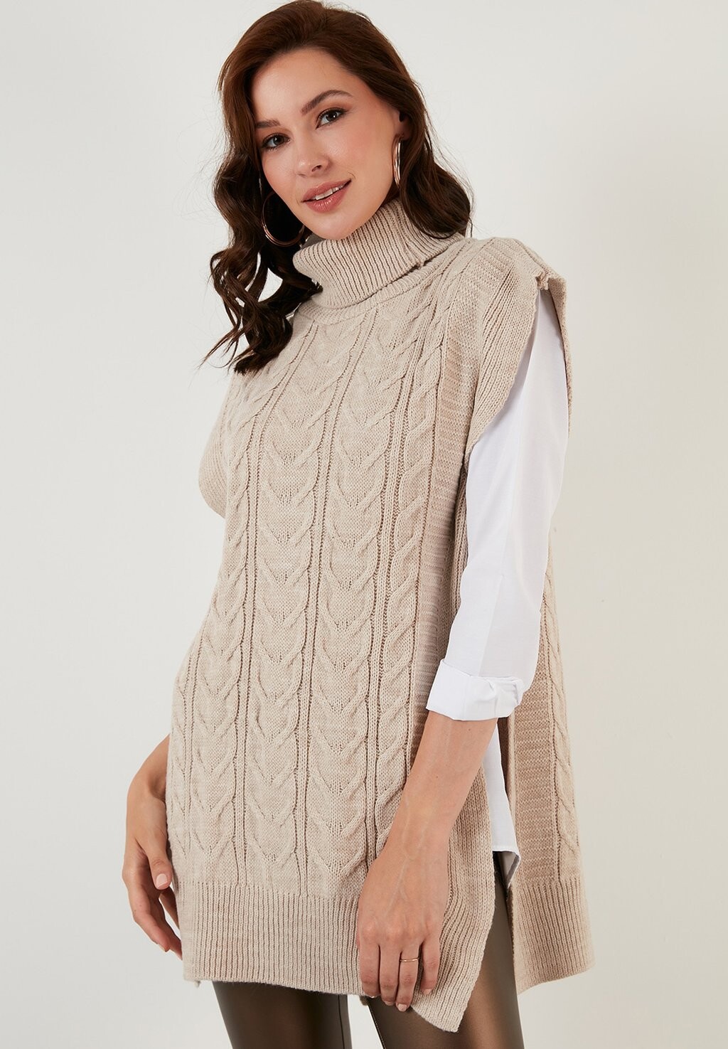 

Свитер LELA Regular Fit, камень, Серый