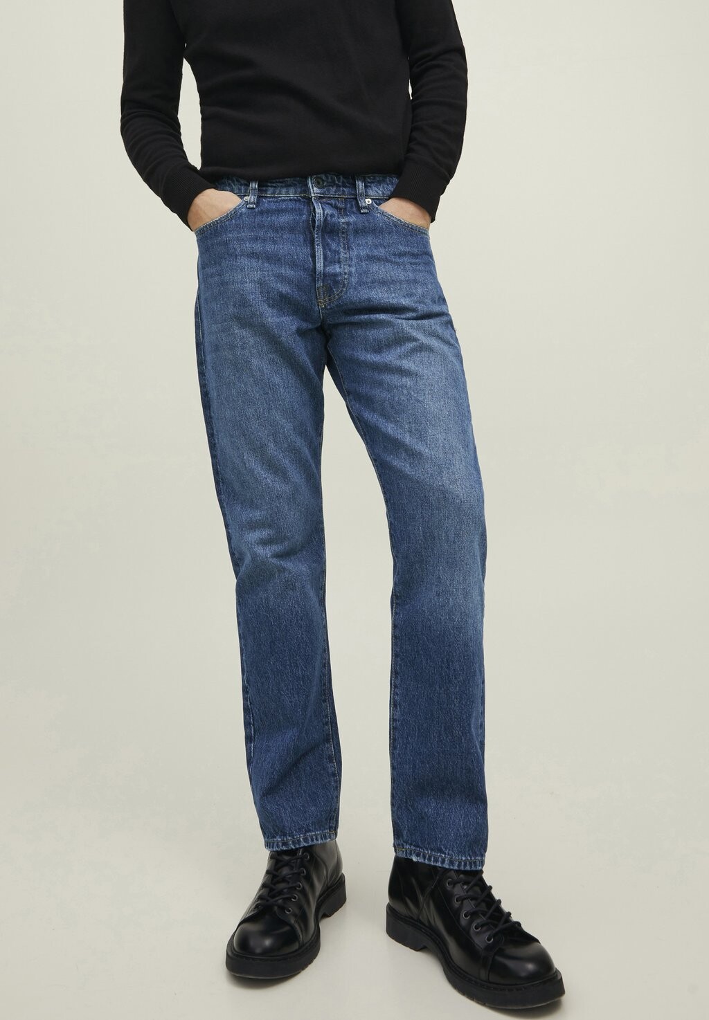 

Джинсы свободного покроя Jack & Jones