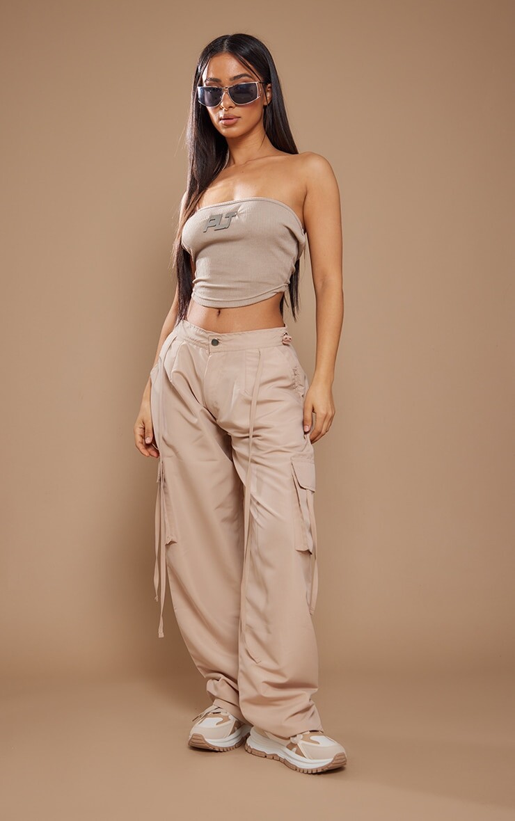 

PrettyLittleThing Легкие грузовые автомобили Petite Stone с низкой посадкой
