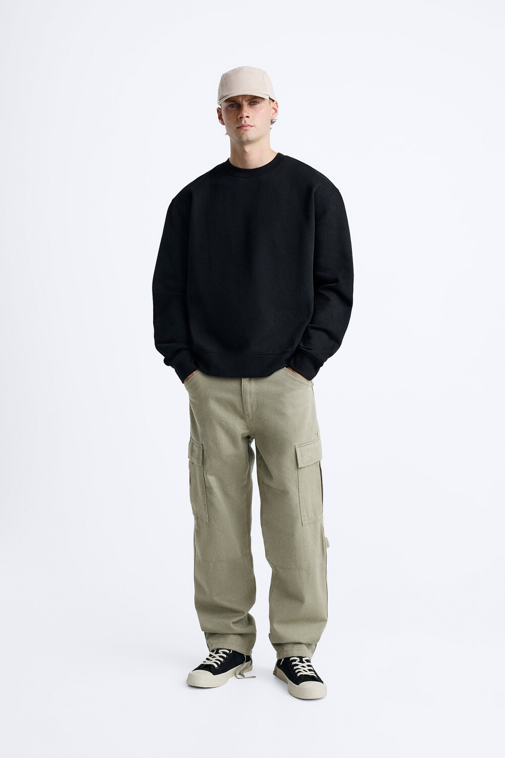 

Свитер с круглым вырезом Zara, черный