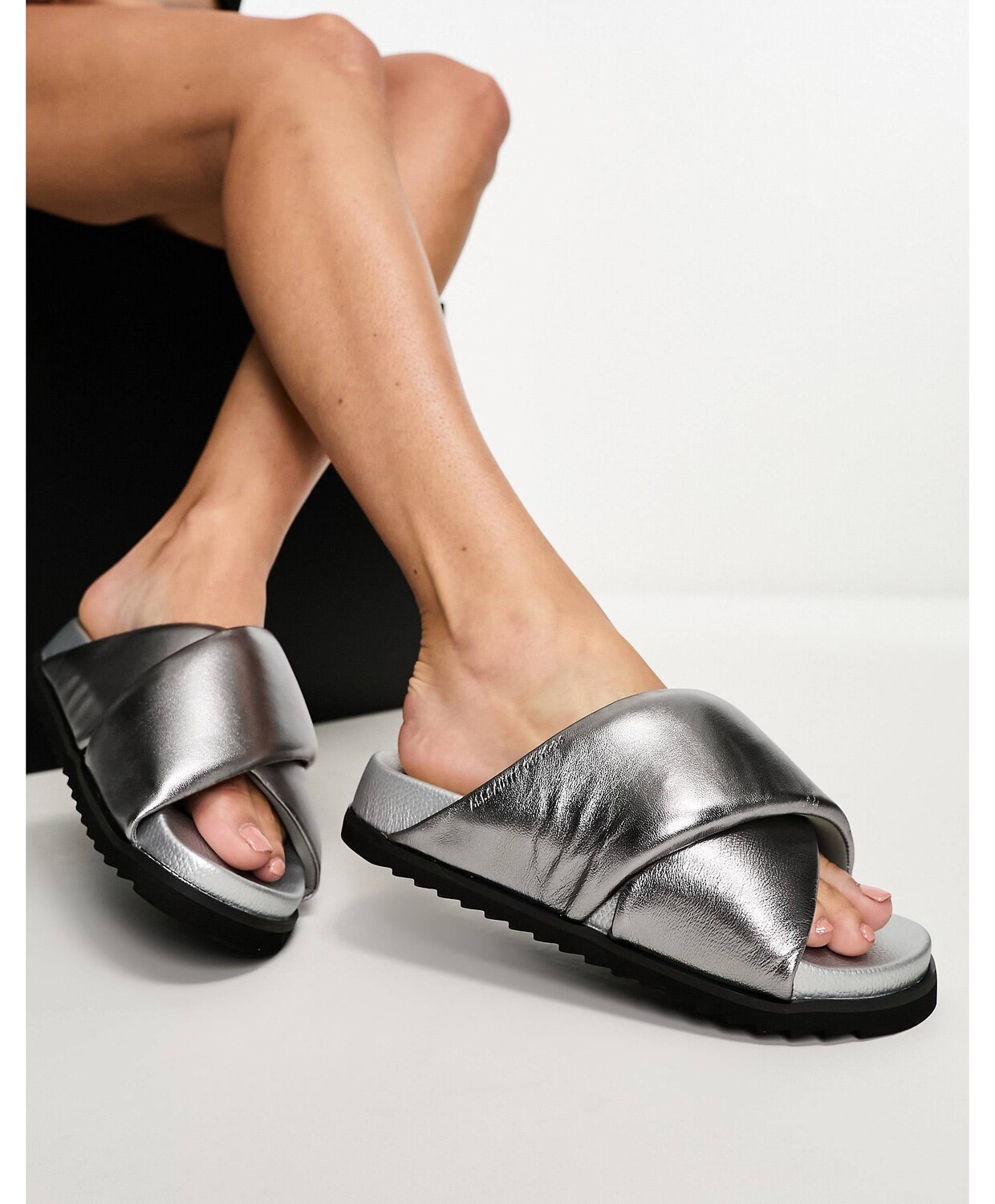 

Сандалии AllSaints Saki серебристого цвета