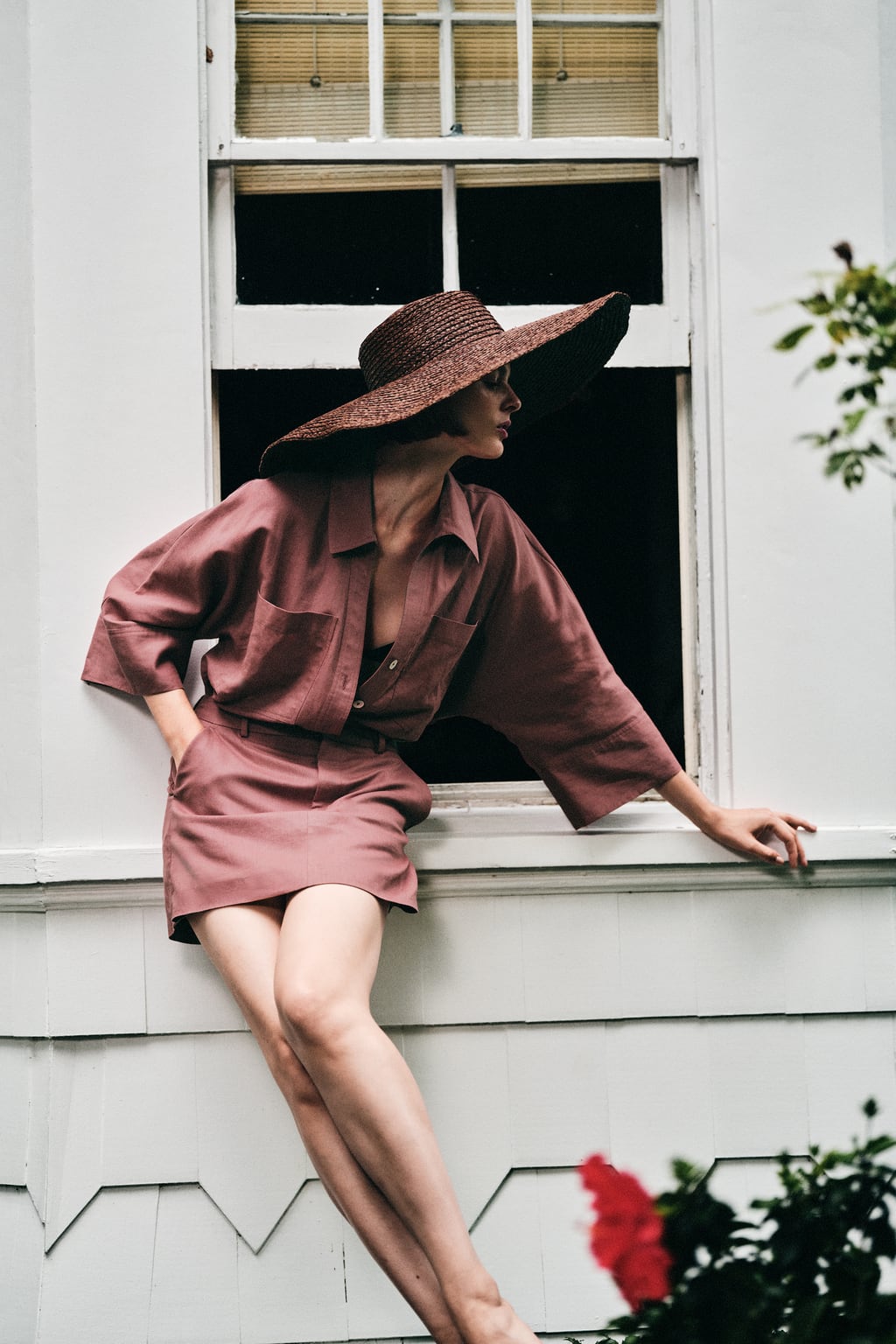 

Рубашка из смесового льна с накладными карманами ZARA