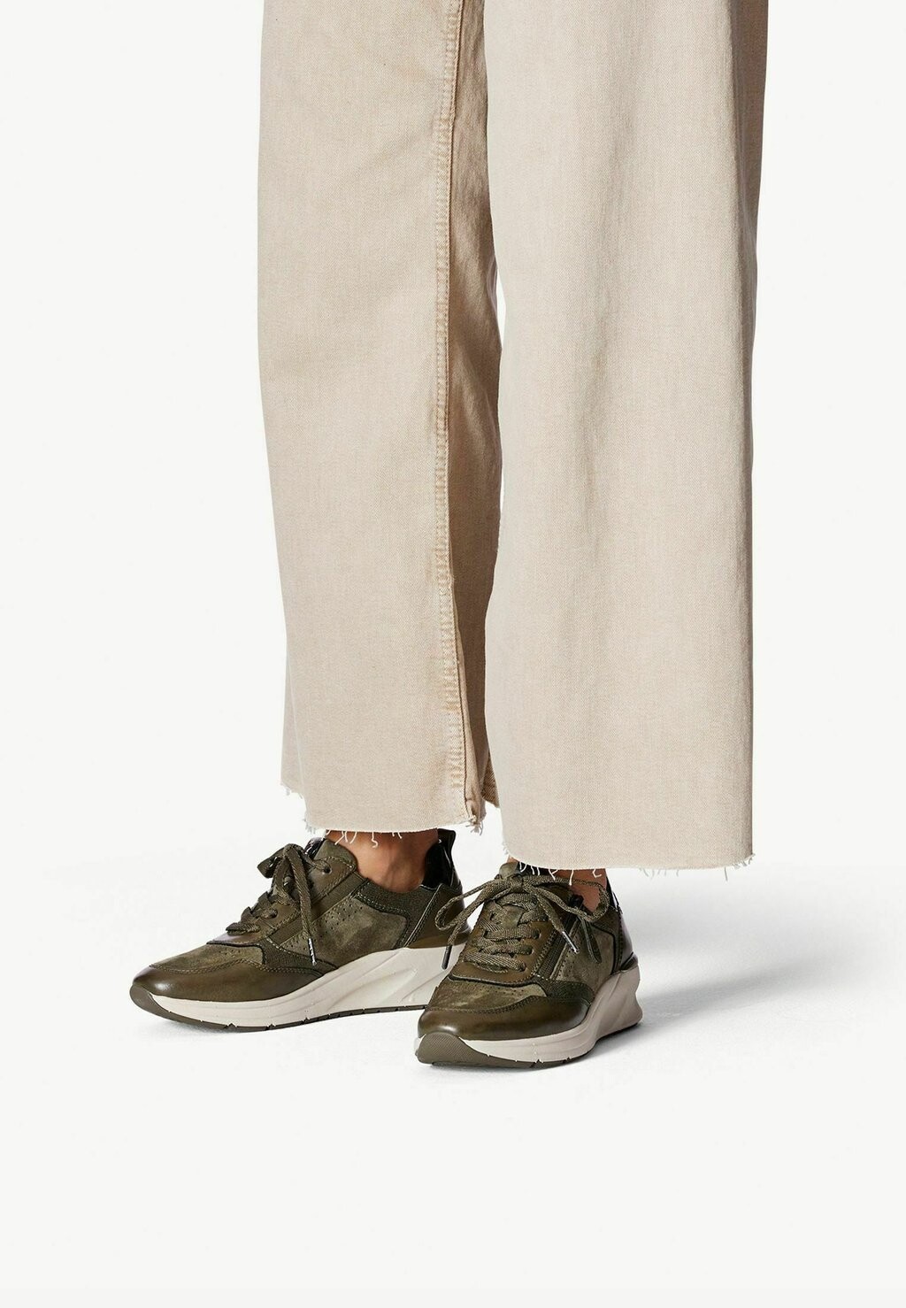 

Кроссовки Tamaris