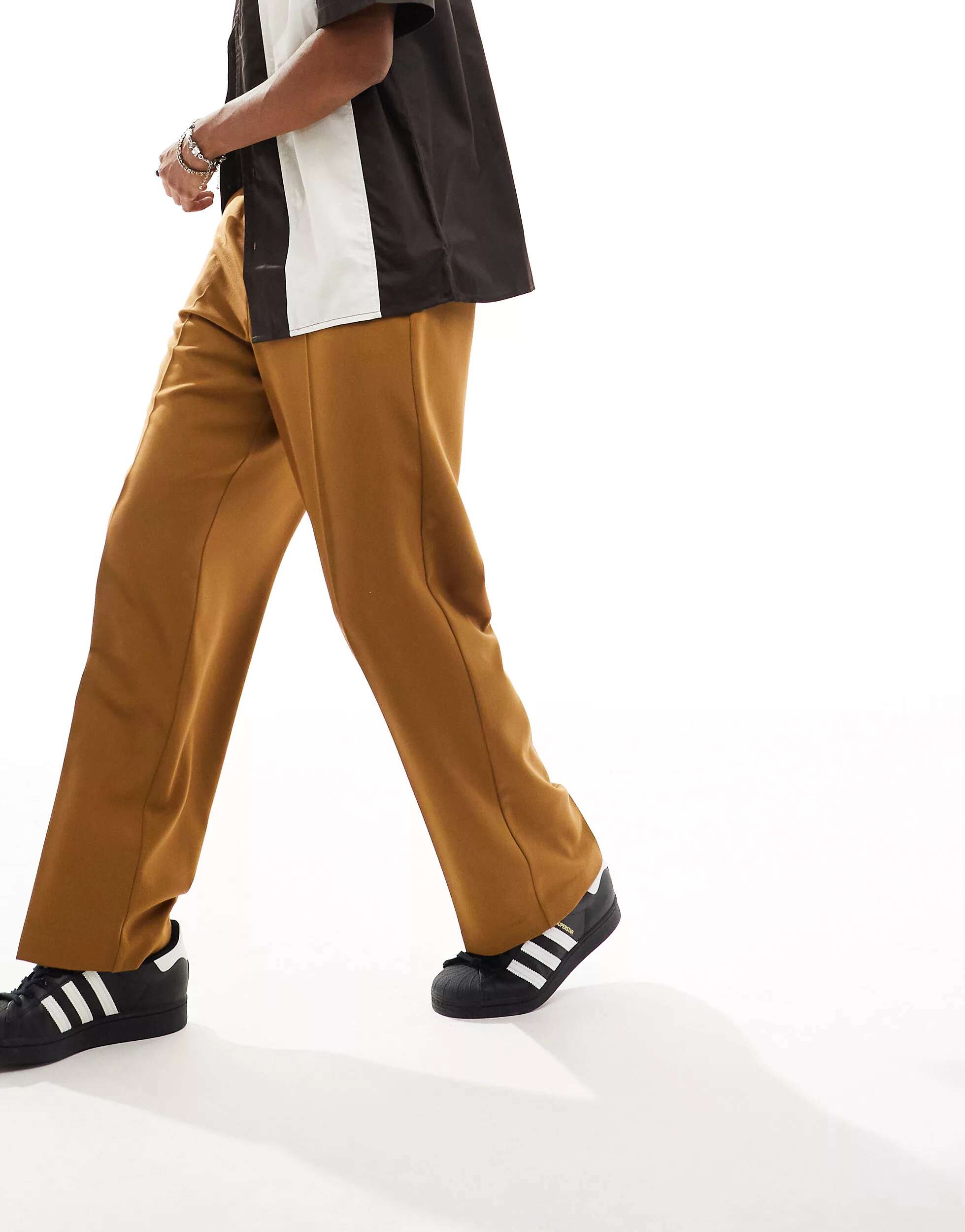 коричневые вязаные брюки клеш asos Коричневые широкие брюки ASOS