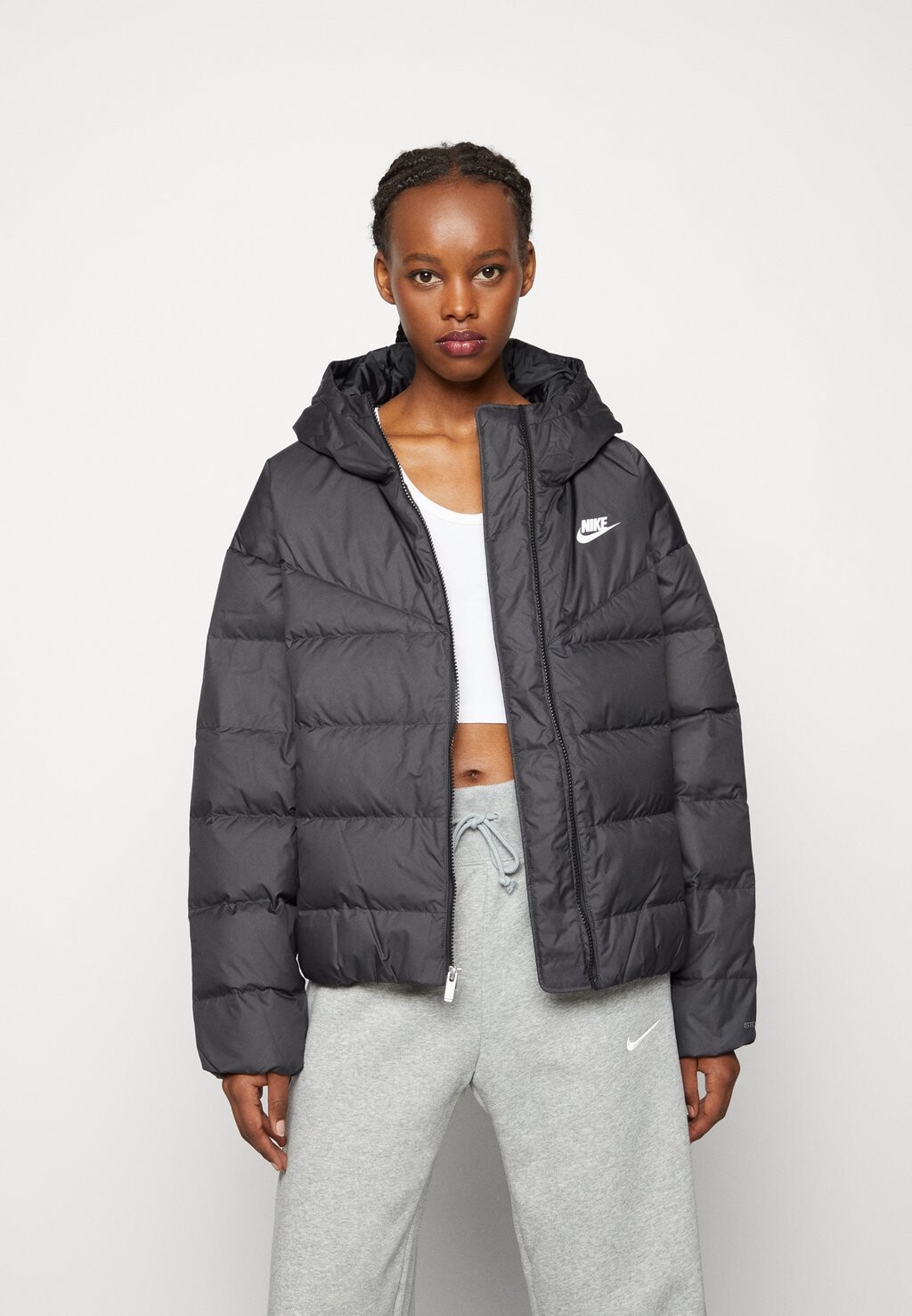 

Зимняя куртка Nike, черно-белый, Черный