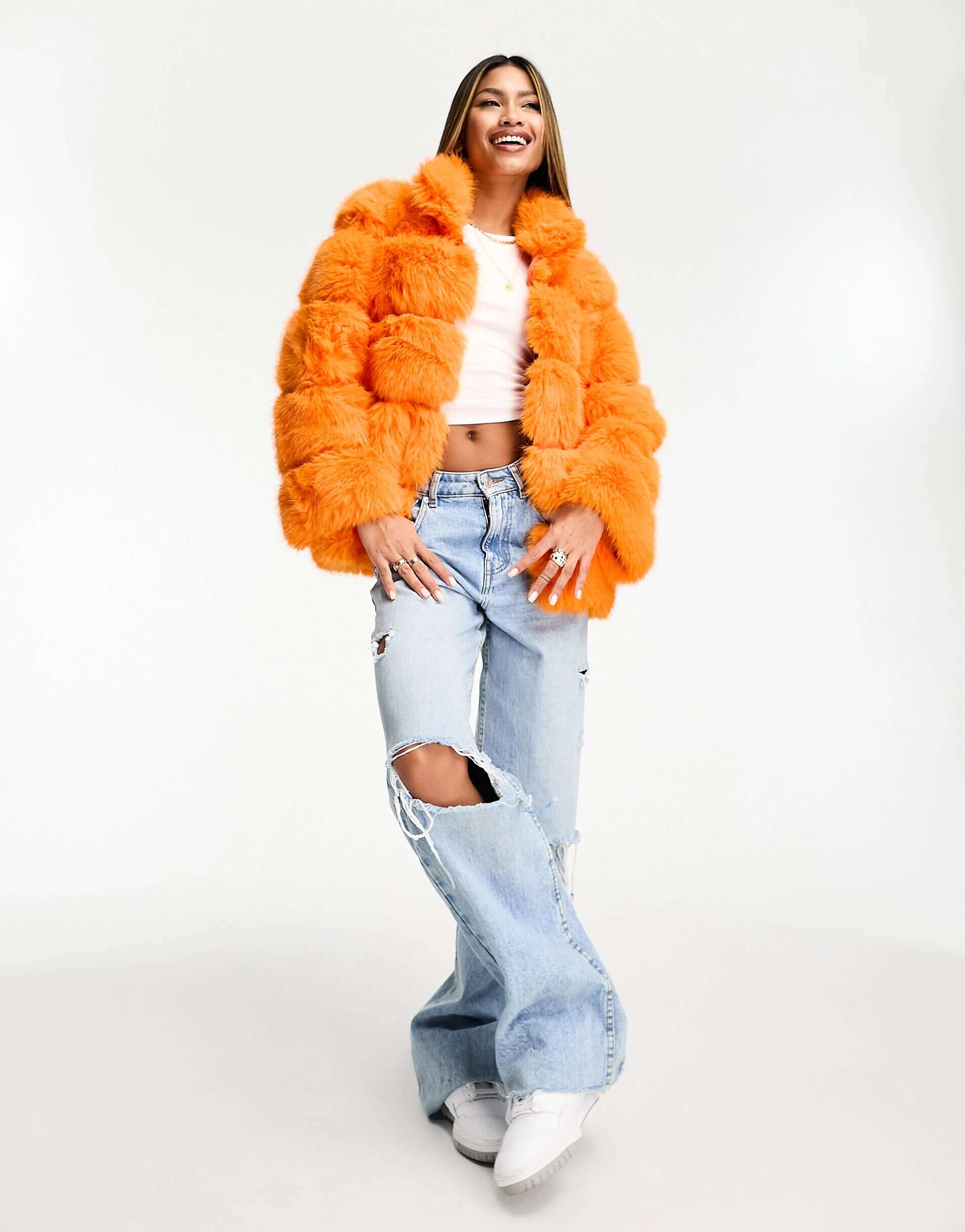 цена Оранжевая короткая куртка в рубчик из искусственного меха Jayley