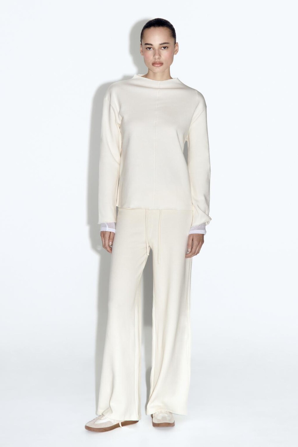 Мягкий свитер с передним швом ZARA, экрю
