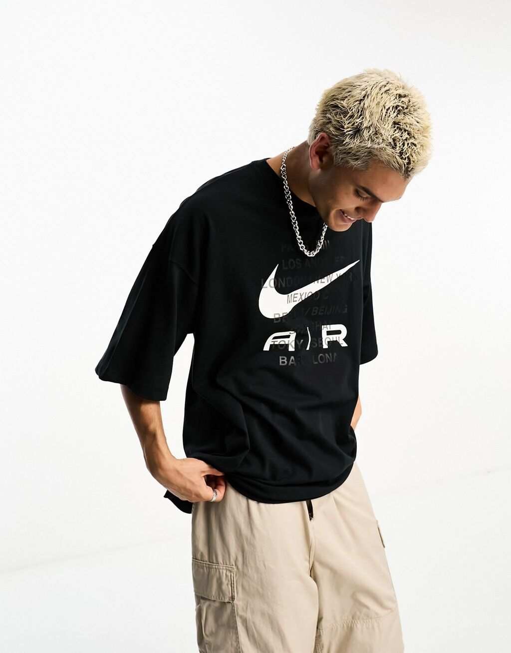 

Черная объемная футболка с логотипом Nike Air, Черный