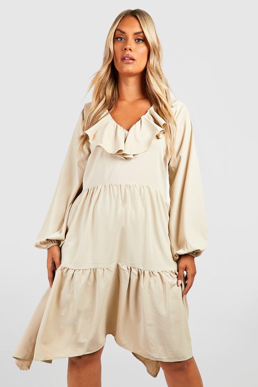 

Платье плюс с рубками Boohoo, серый