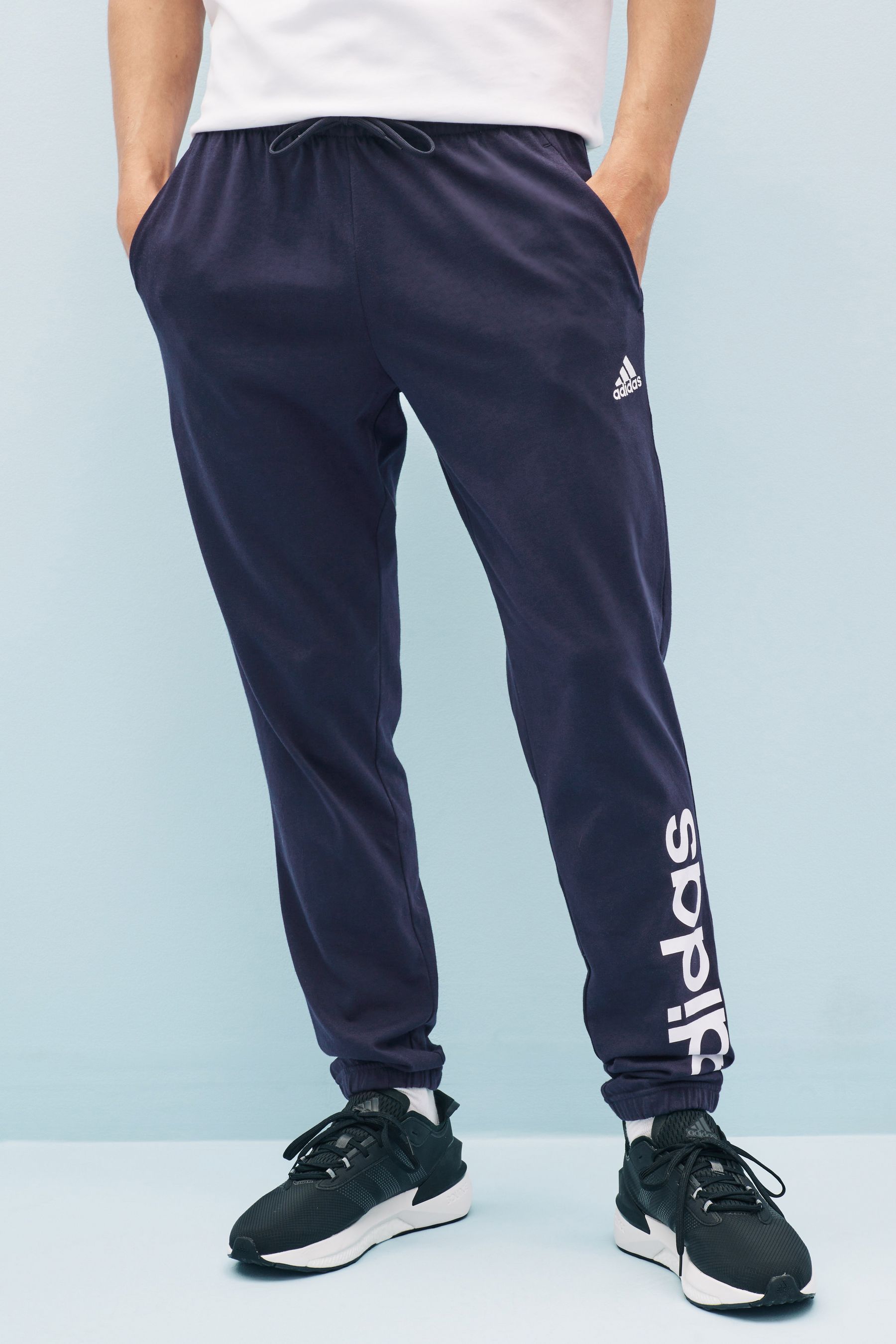 

Sportswear Essentials из трикотажа с зауженными манжетами и логотипом adidas, синий