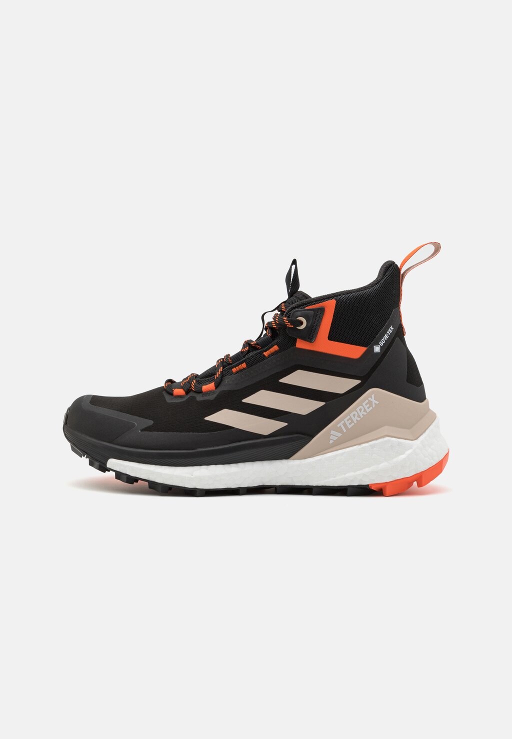 

Походные ботинки Adidas