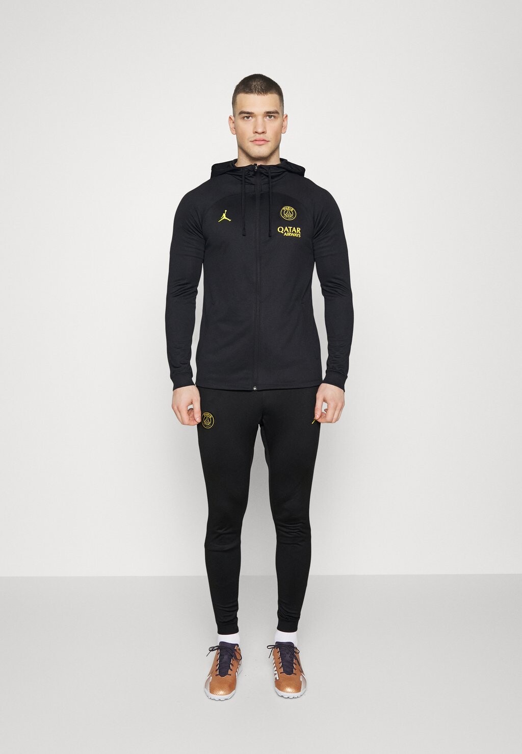 

Спортивный костюм Nike