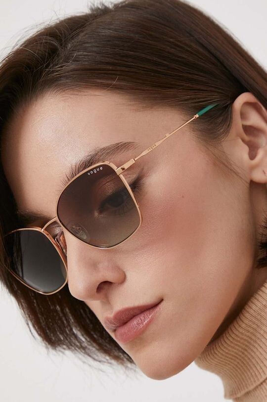 

Солнцезащитные очки VOGUE Vogue, коричневый