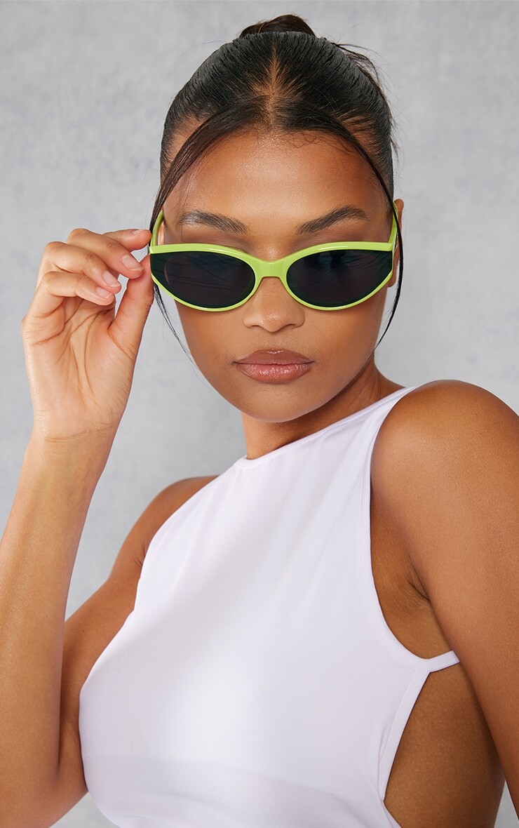 

PrettyLittleThing Закругленные спортивные солнцезащитные очки «кошачий глаз» лаймового цвета