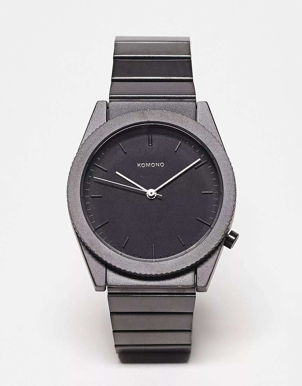 

Чёрные однотонные часы Komono ray