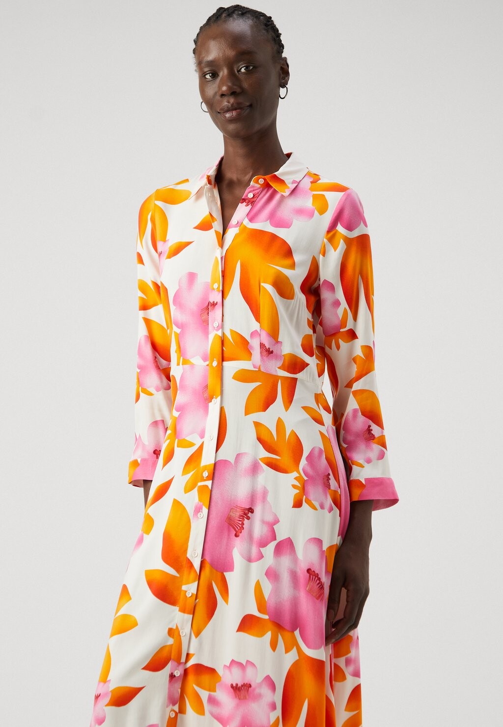 

Длинное платье YASSAVANNA LONG SHIRT DRESS YAS, телесного цвета