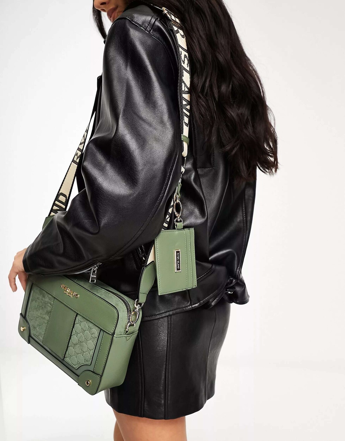 

Сумка через плечо River Island цвета хаки