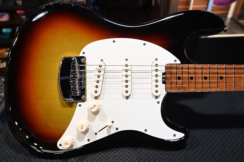 

Электрогитара Ernie Ball Music Man BFR Cutlass Classic '58 - '58 Burst #0772
