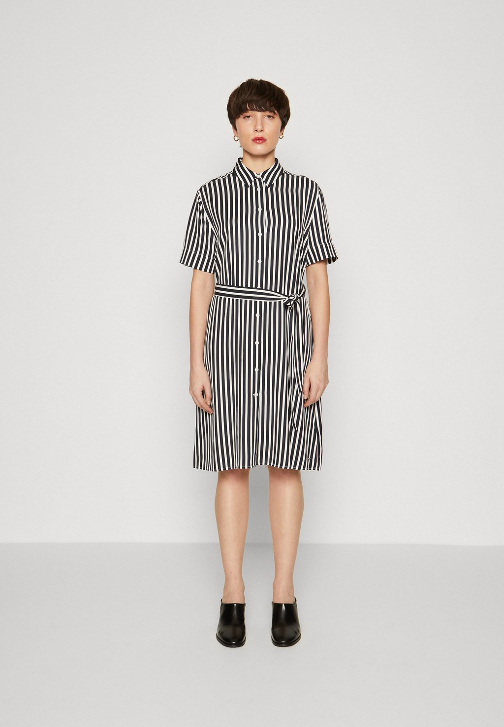 Платье-рубашка FLUID STRIPE KNEE SHIRT DRESS Tommy Hilfiger, синий дневное платье seal knee dress tommy hilfiger curve темно синий