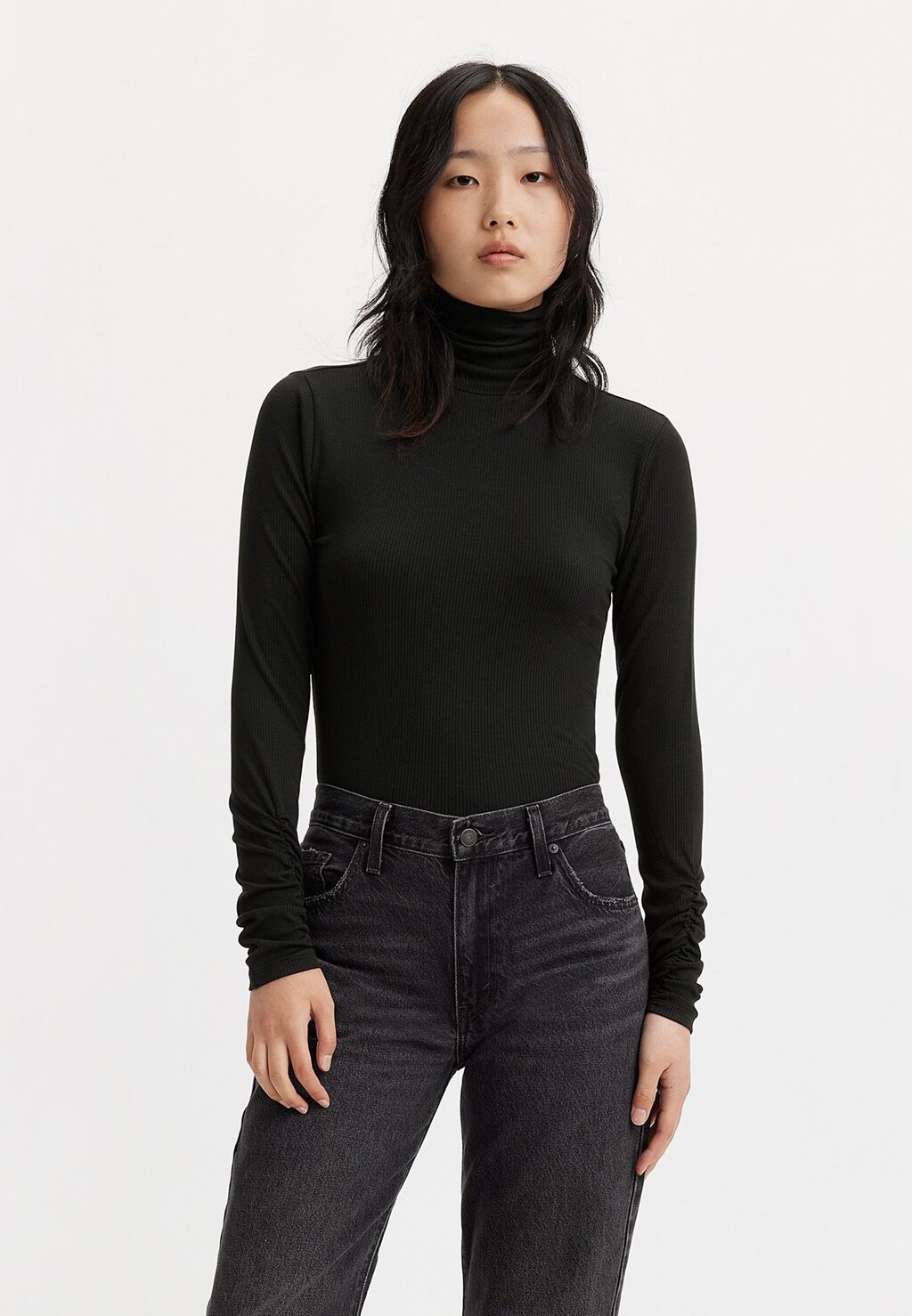 

Свитшот Levi's Водолазка со сборками, цвет caviar