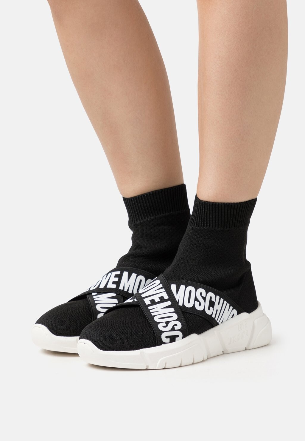 

Высокие кроссовки Love Moschino, черный