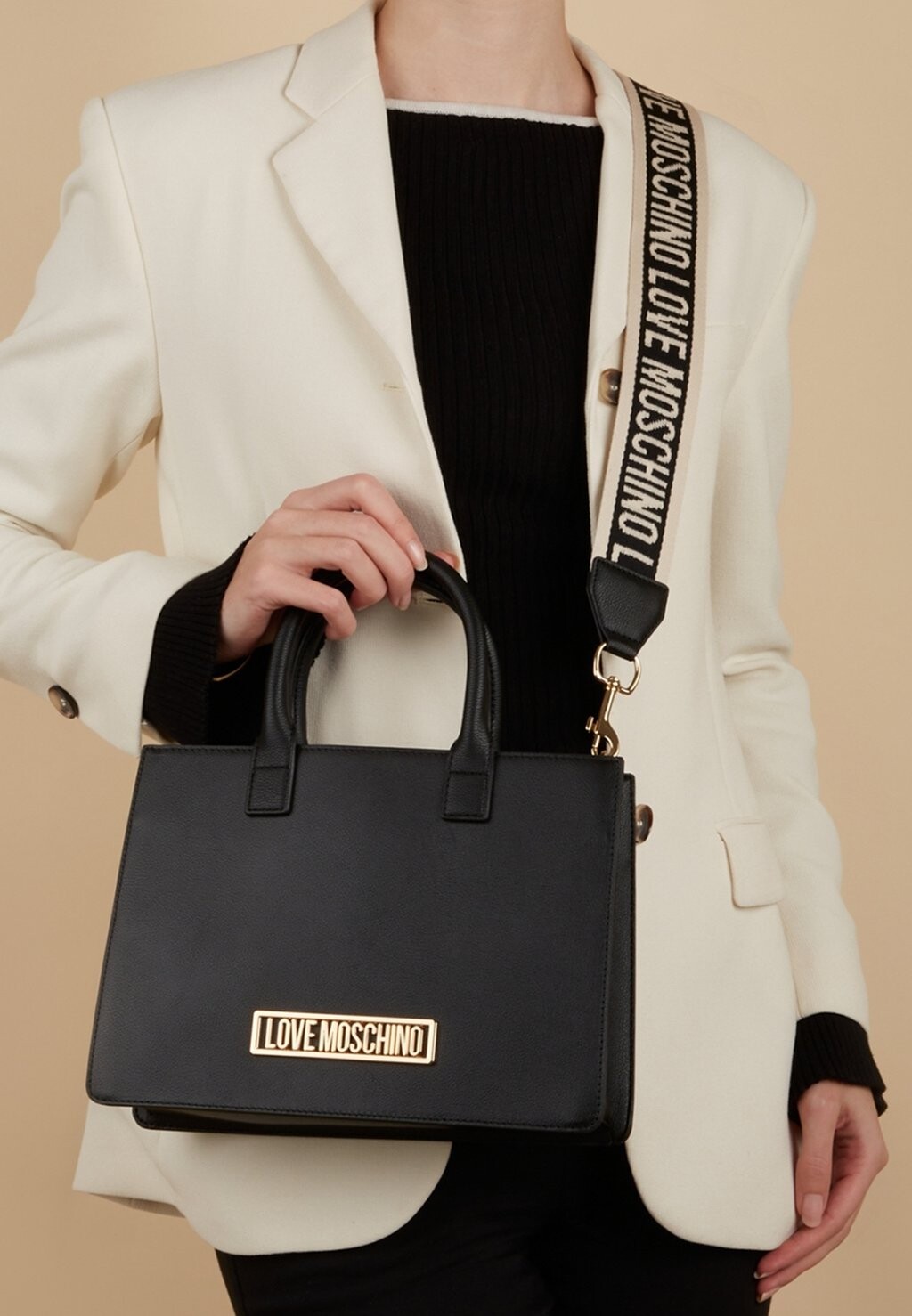 

Сумка Love Moschino, цвет schwarz