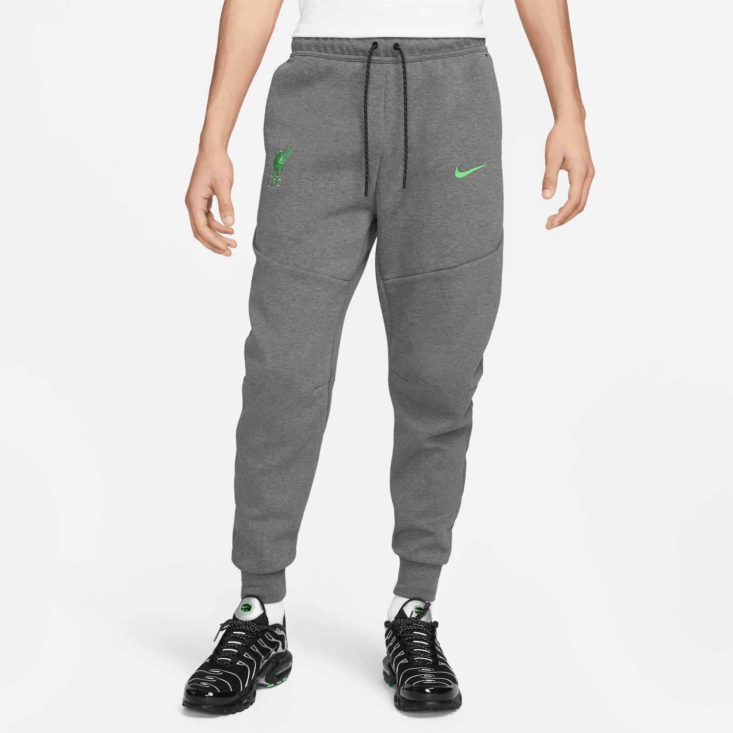 

Брюки Nike Jogginghose FC Liverpool Tech Fleece, цвет grau/grün