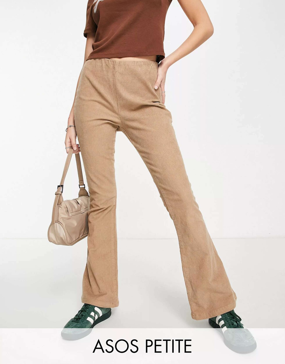 

Песочные расклешенные вельветовые брюки ASOS Petite, Бежевый