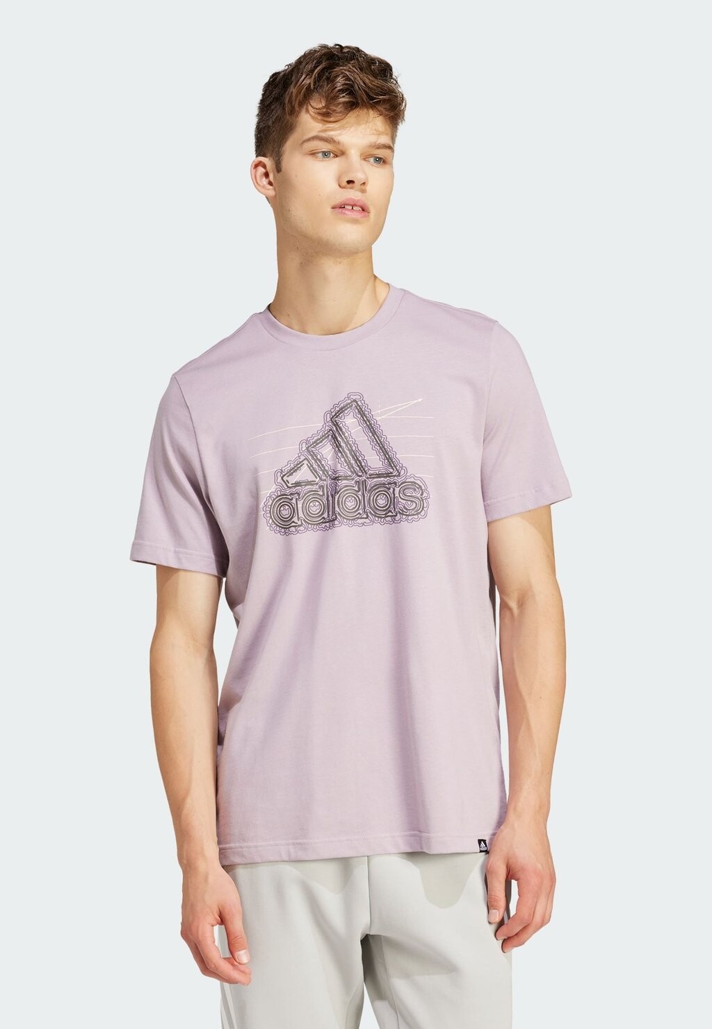 

Футболка с принтом adidas Sportswear, любимый инжир