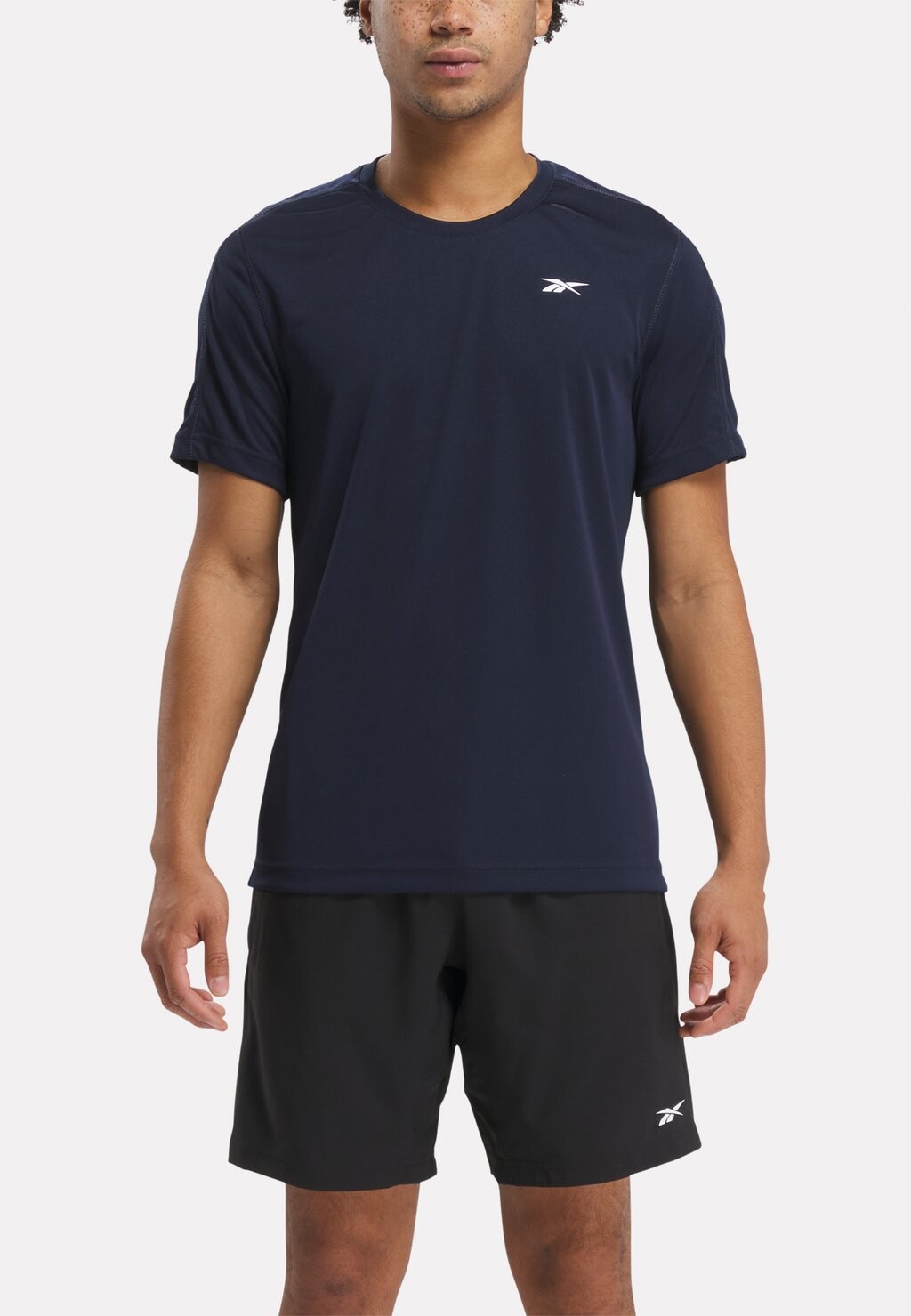 

Базовая футболка Tech Tee Reebok, вектор темно-синего цвета