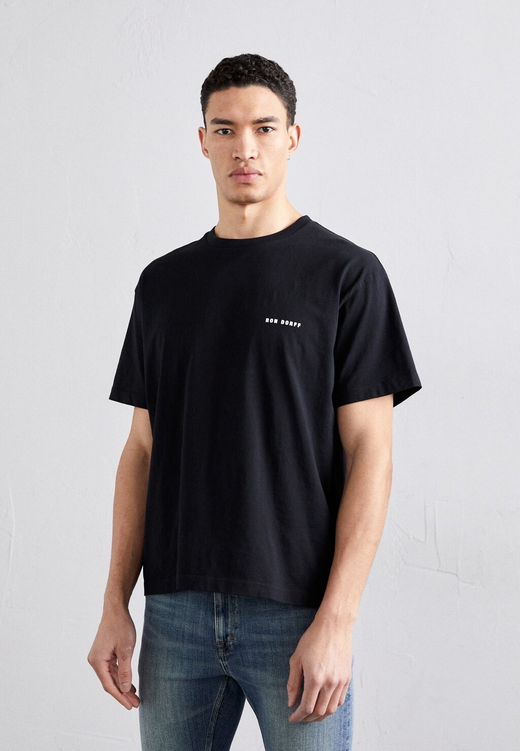 

Футболка базовая RELAXED FIT Ron Dorff, цвет black