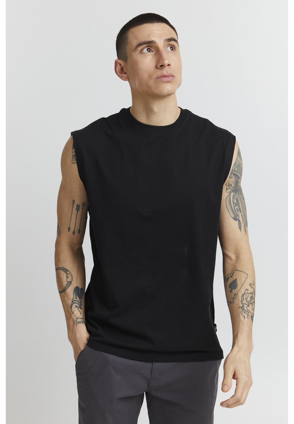 

Топ Solid, цвет true black