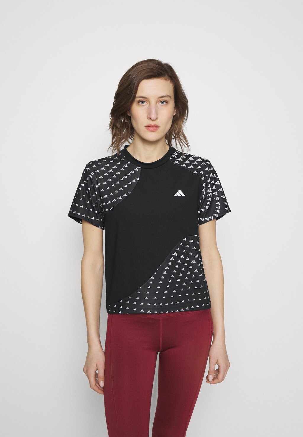 

Спортивная футболка Adidas, черный
